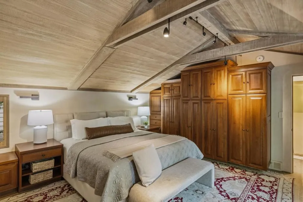 SW Santa Rita 4 SW of Ocean Street Carmel, CA 93923