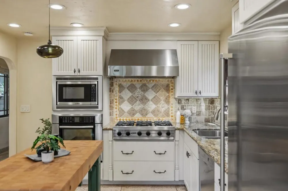 SW Santa Rita 4 SW of Ocean Street Carmel, CA 93923
