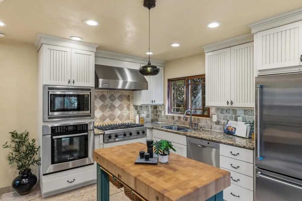 SW Santa Rita 4 SW of Ocean Street Carmel, CA 93923