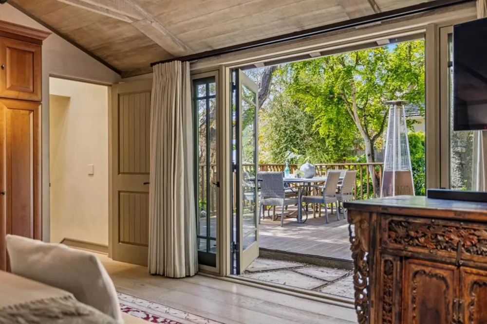 SW Santa Rita 4 SW of Ocean Street Carmel, CA 93923