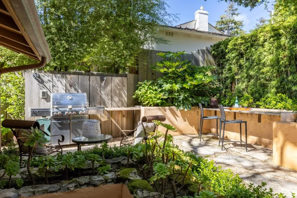 SW Santa Rita 4 SW of Ocean Street Carmel, CA 93923