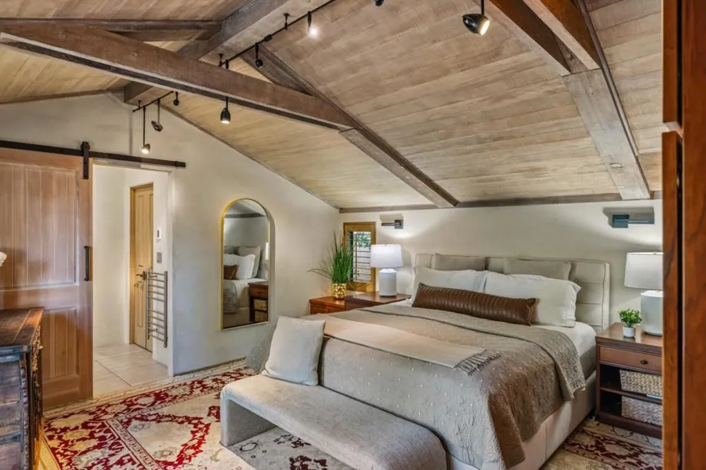 SW Santa Rita 4 SW of Ocean Street Carmel, CA 93923