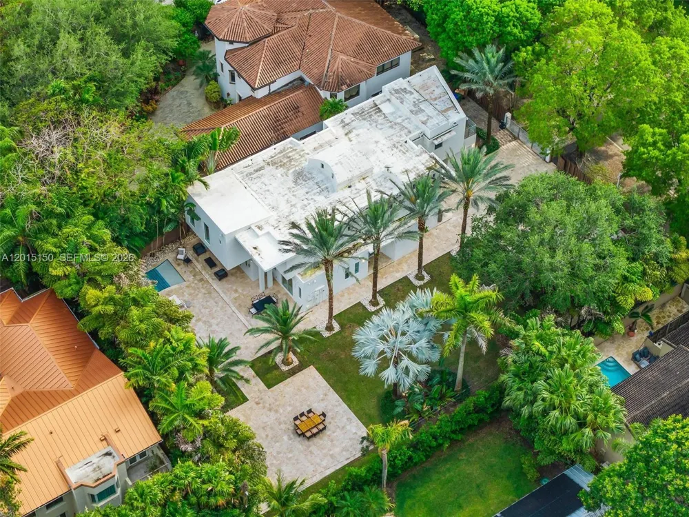 3917 S Le Jeune Rd #- Miami, FL 33146