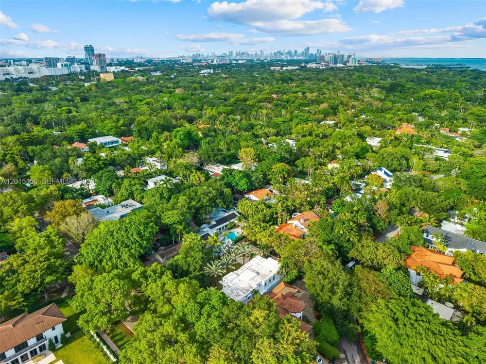 3917 S Le Jeune Rd #- Miami, FL 33146