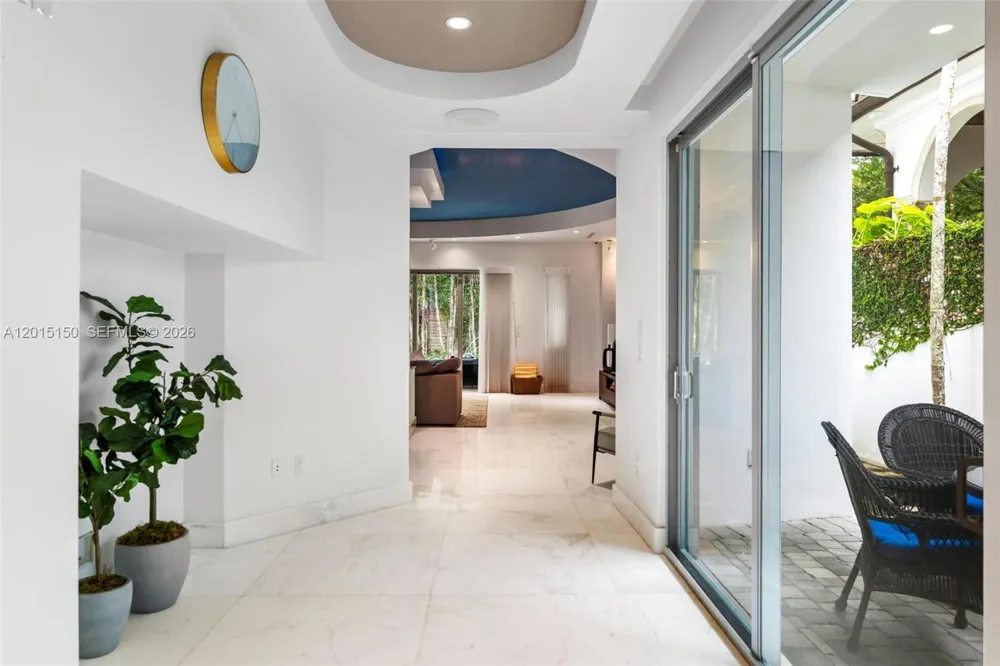 3917 S Le Jeune Rd #- Miami, FL 33146