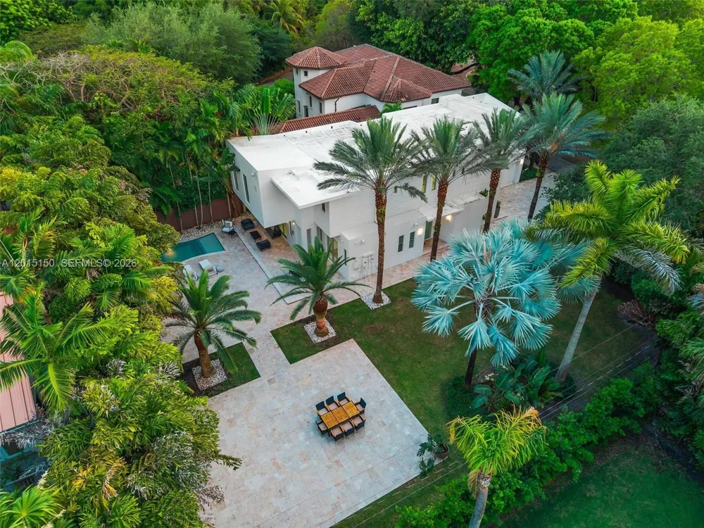 3917 S Le Jeune Rd #- Miami, FL 33146