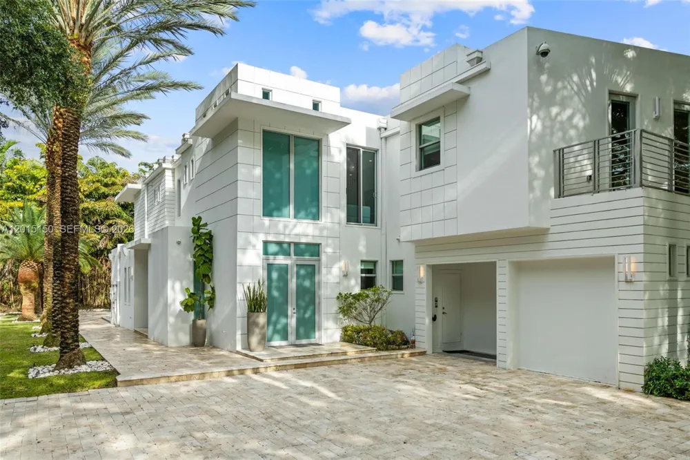 3917 S Le Jeune Rd #- Miami, FL 33146