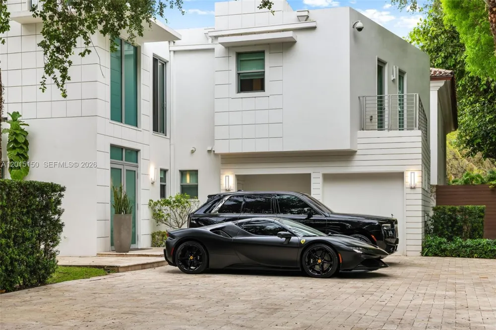 3917 S Le Jeune Rd #- Miami, FL 33146