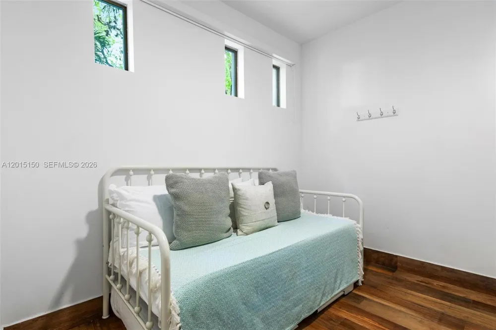3917 S Le Jeune Rd #- Miami, FL 33146