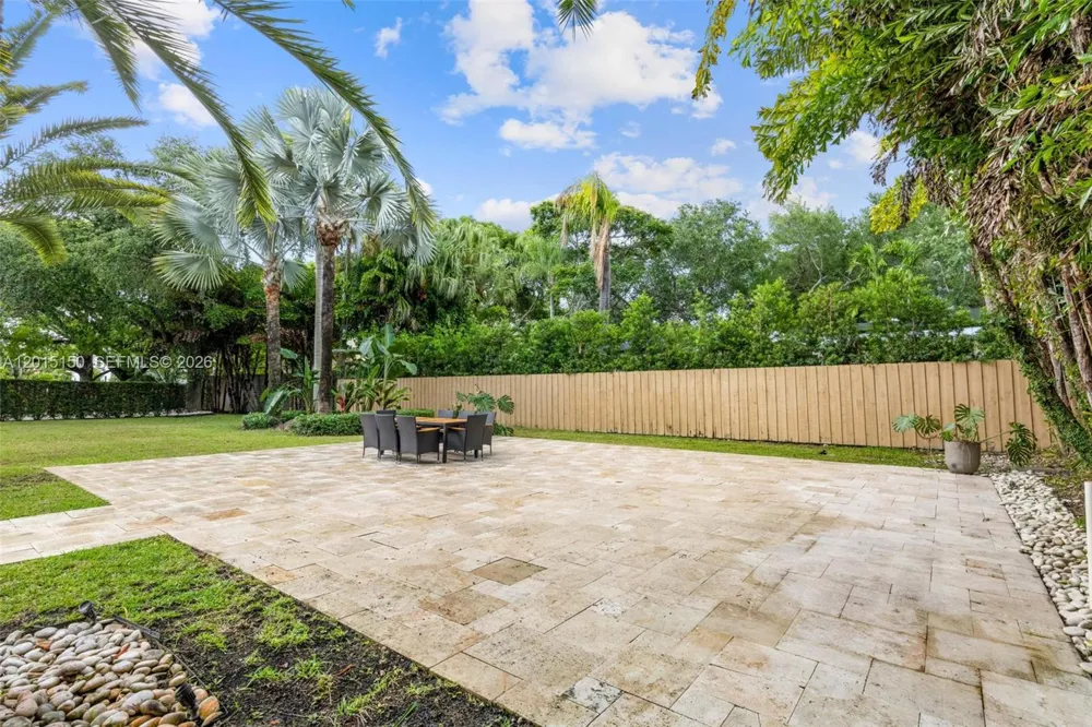 3917 S Le Jeune Rd #- Miami, FL 33146