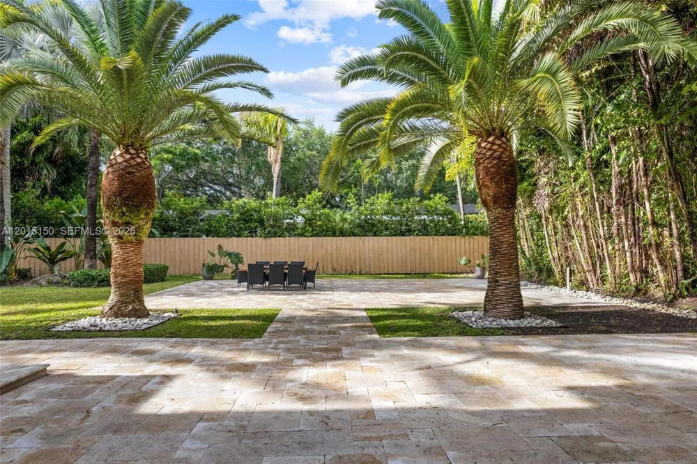 3917 S Le Jeune Rd #- Miami, FL 33146