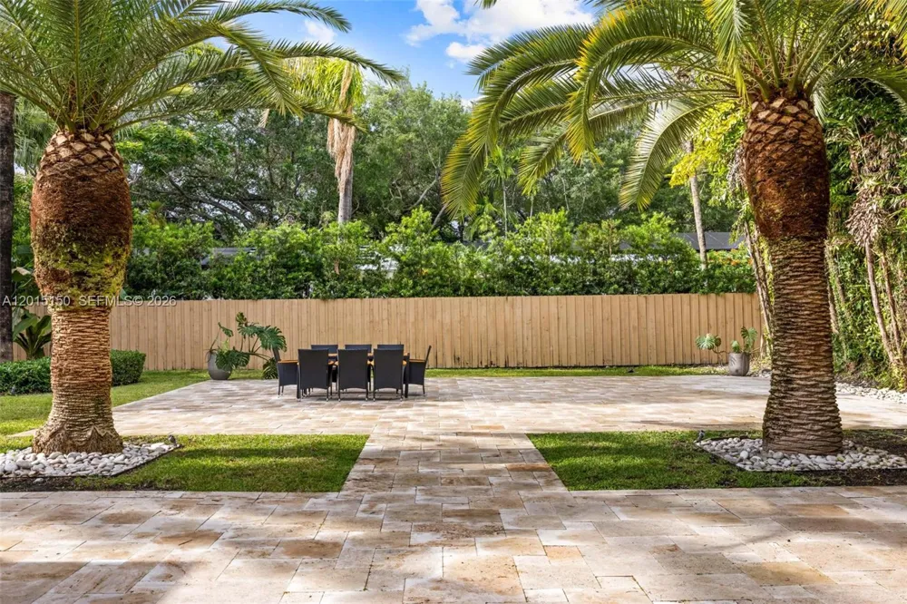 3917 S Le Jeune Rd #- Miami, FL 33146
