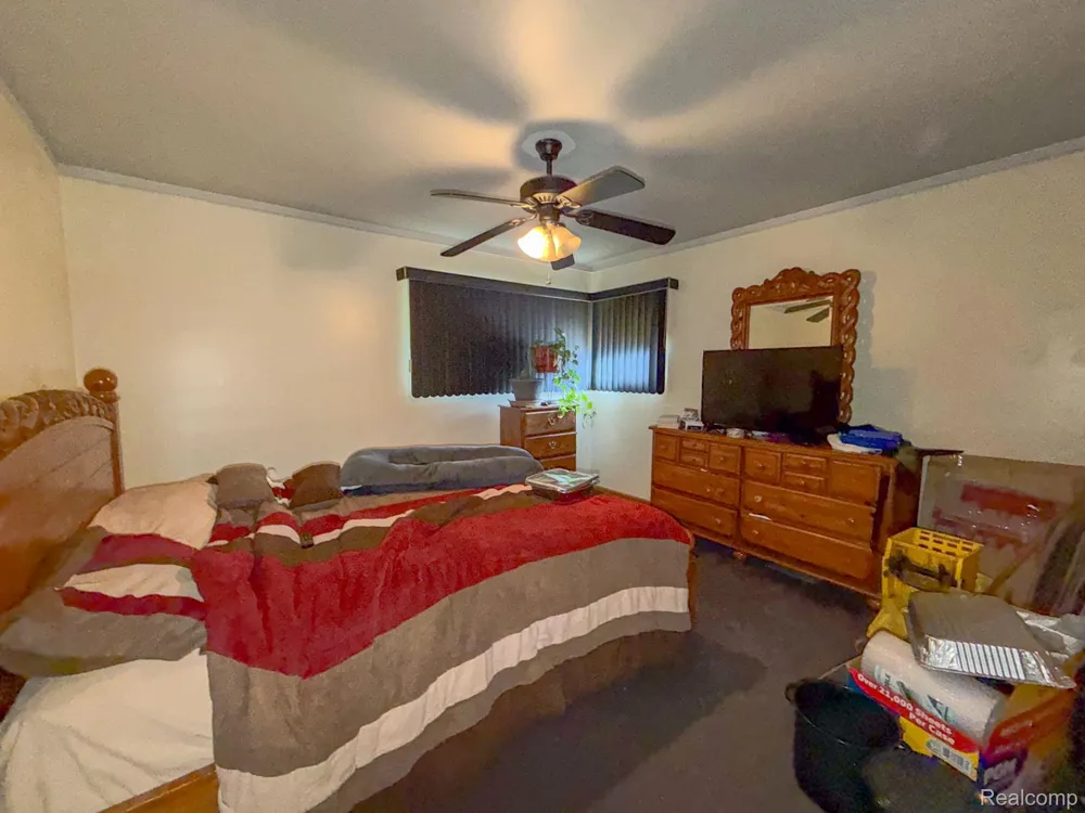 16525 Ego Avenue Eastpointe City, MI 48021