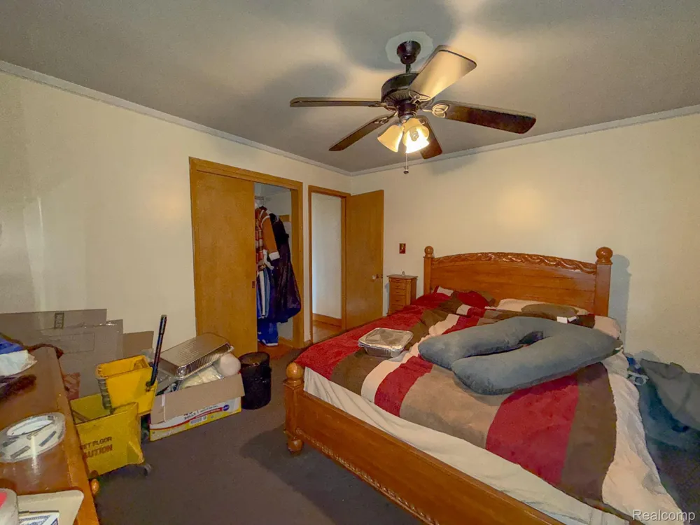 16525 Ego Avenue Eastpointe City, MI 48021