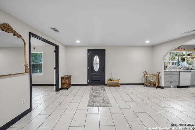 133 Alamo Pipe Creek, TX 78063