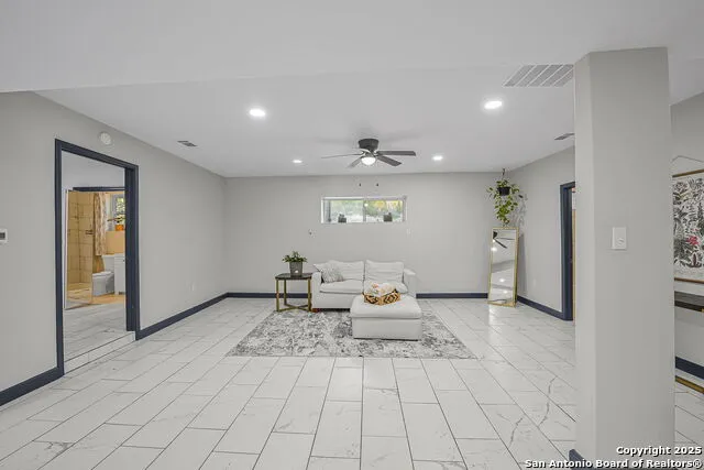 133 Alamo Pipe Creek, TX 78063