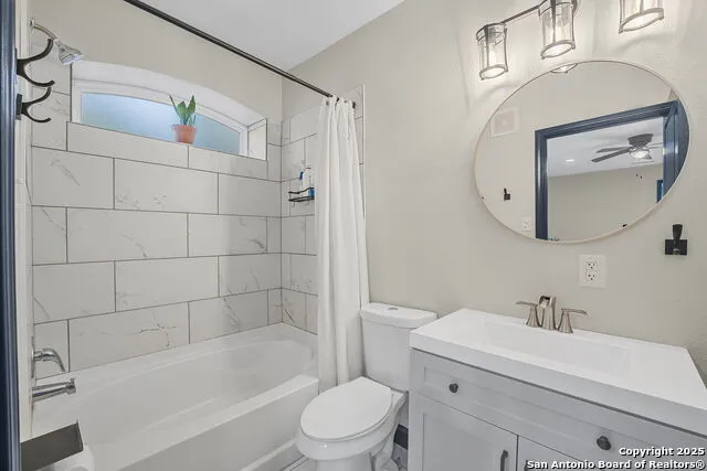 133 Alamo Pipe Creek, TX 78063