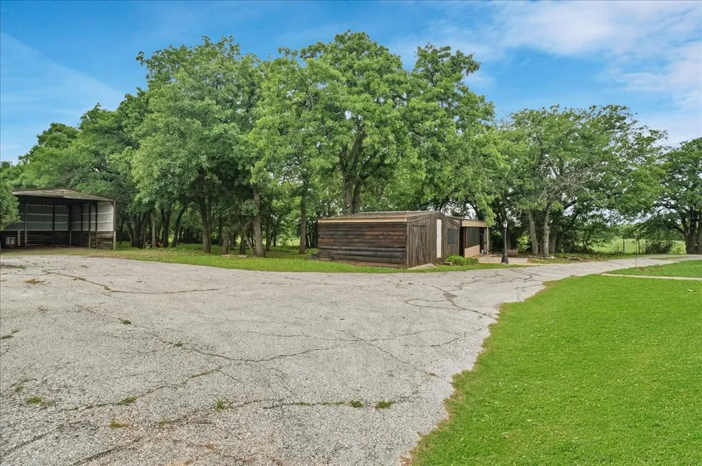 27020 Fm 902 Collinsville, TX 76233