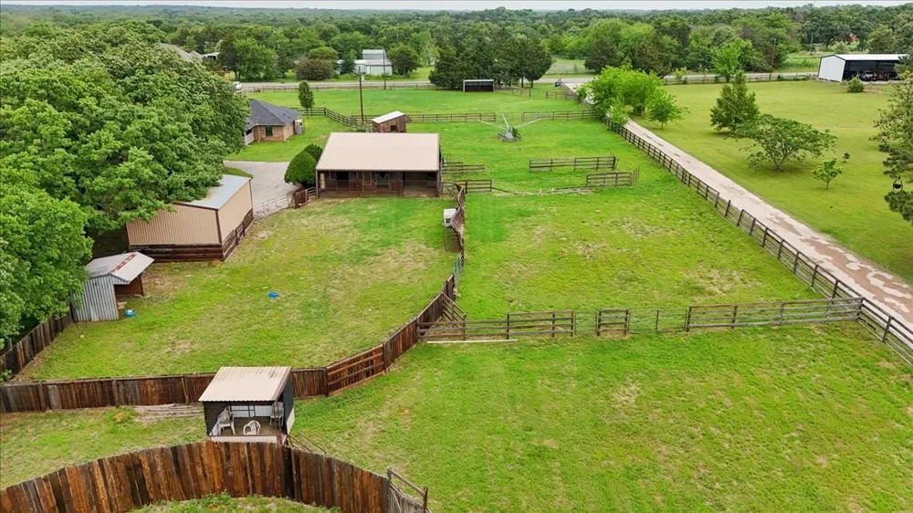 27020 Fm 902 Collinsville, TX 76233
