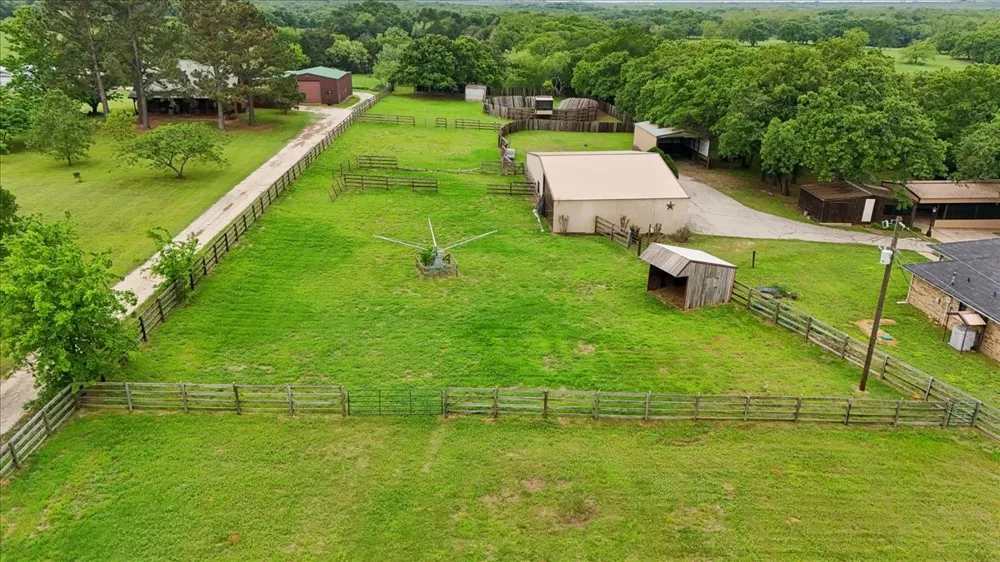 27020 Fm 902 Collinsville, TX 76233