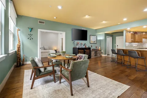 411 W 7th Street #806