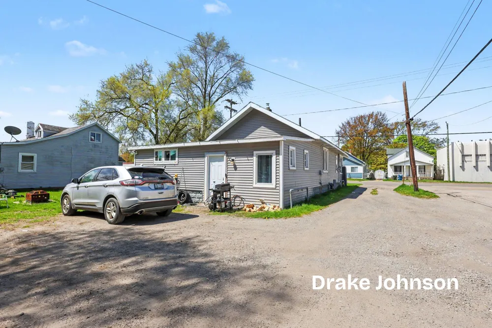 2022 Henry Street Muskegon, MI 49441