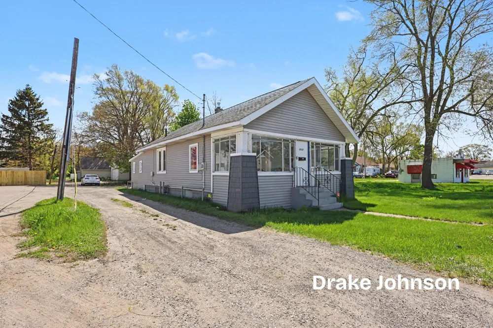 2022 Henry Street Muskegon, MI 49441