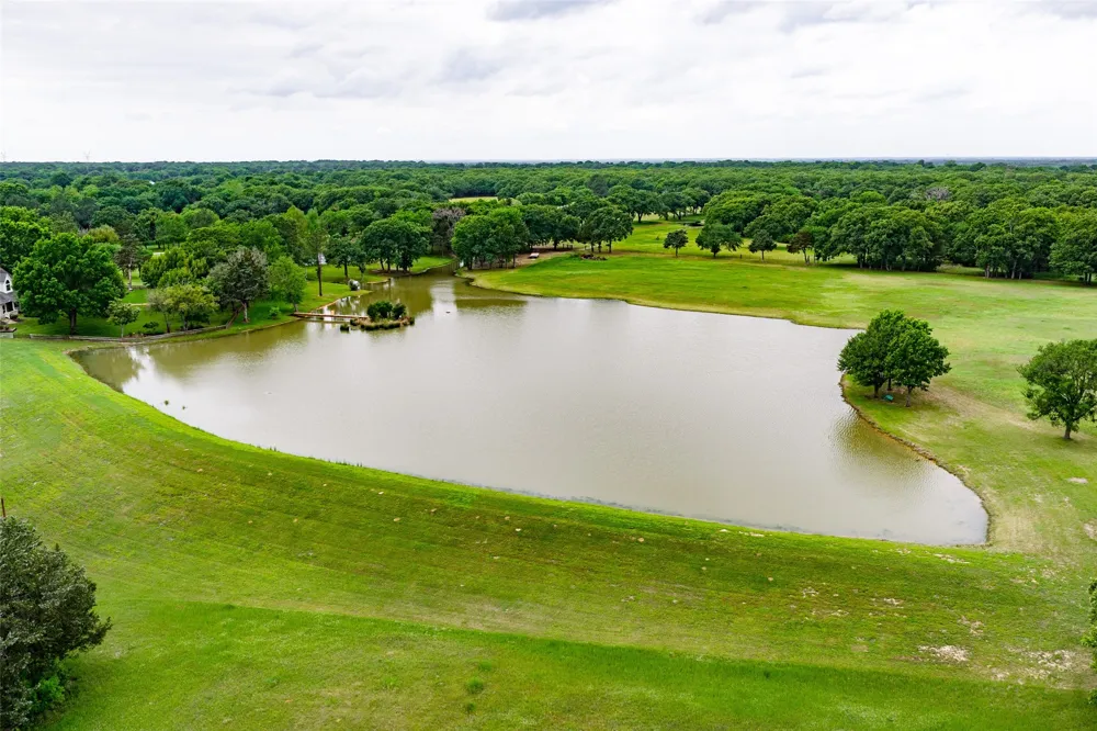1050 Vz County Road 3704 Wills Point, TX 75169