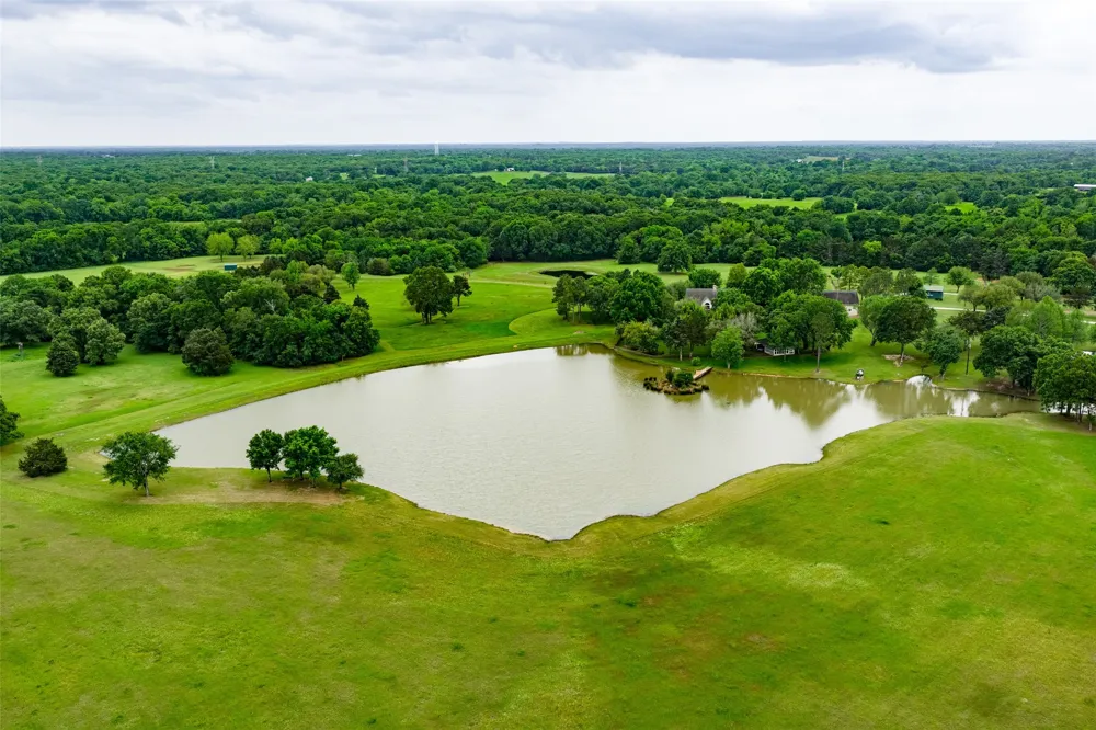 1050 Vz County Road 3704 Wills Point, TX 75169
