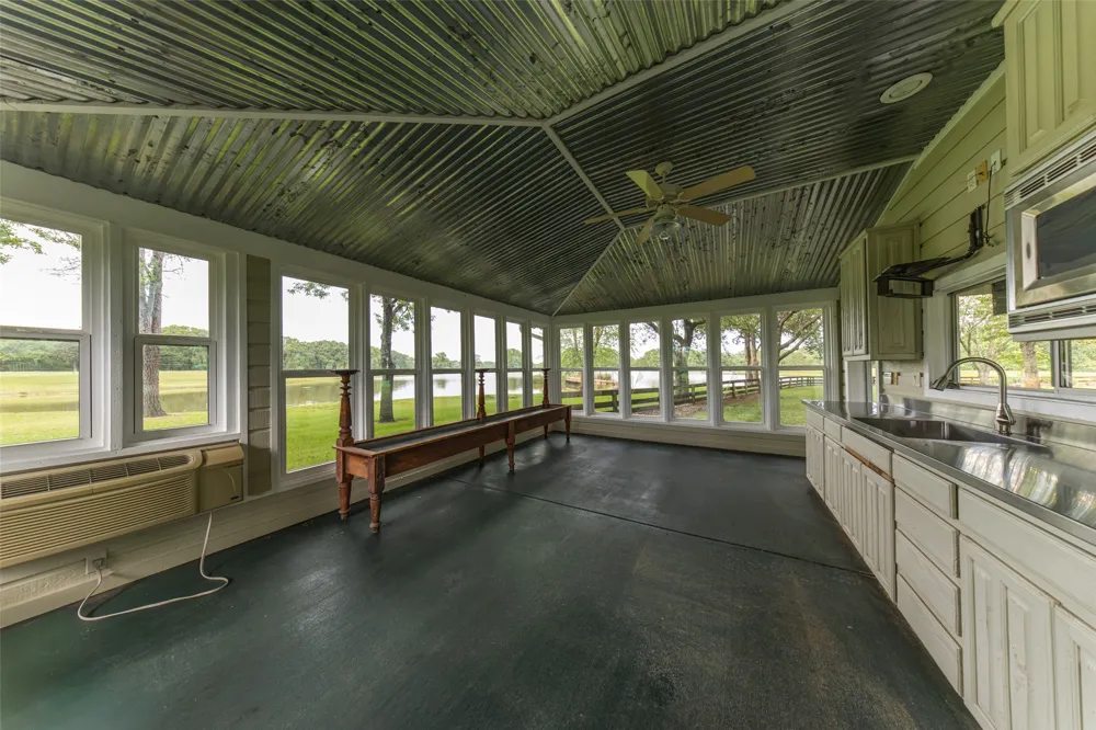 1050 Vz County Road 3704 Wills Point, TX 75169