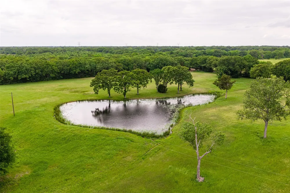 1050 Vz County Road 3704 Wills Point, TX 75169
