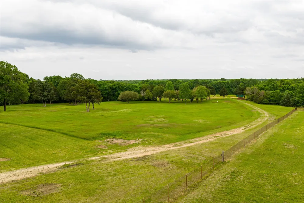 1050 Vz County Road 3704 Wills Point, TX 75169