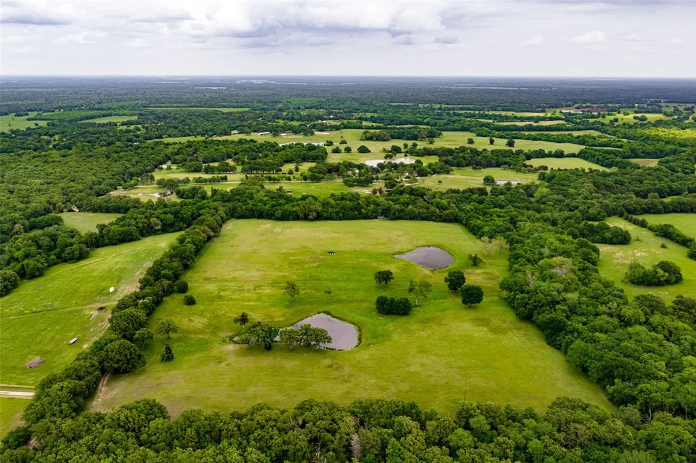 1050 Vz County Road 3704 Wills Point, TX 75169