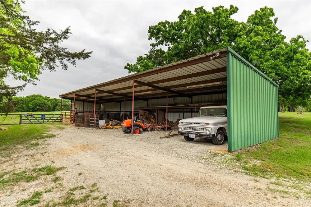1050 Vz County Road 3704 Wills Point, TX 75169