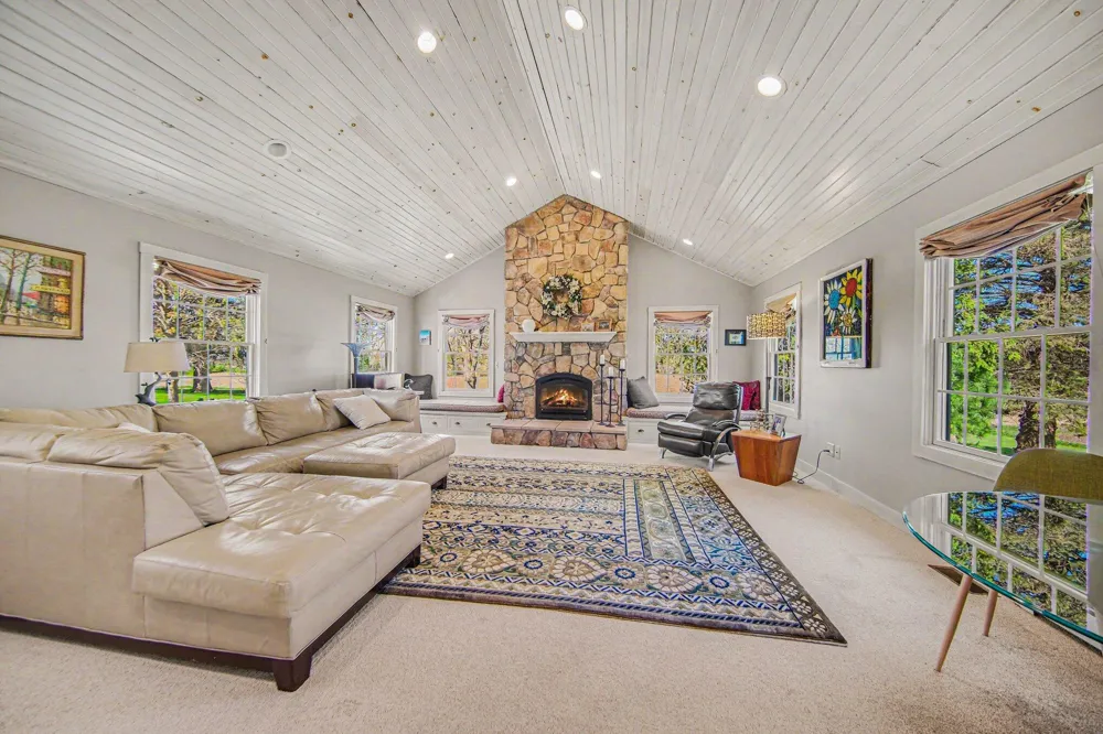 8885 Burmeister Road Saline, MI 48176