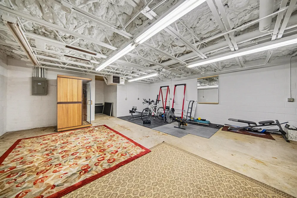 8885 Burmeister Road Saline, MI 48176