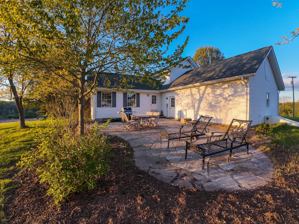8885 Burmeister Road Saline, MI 48176