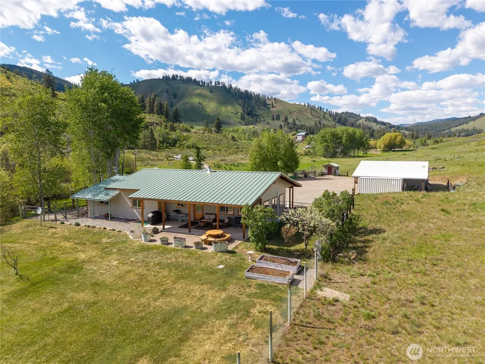 446 Rendezvous Road Winthrop, WA 98862