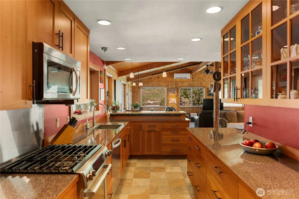 446 Rendezvous Road Winthrop, WA 98862