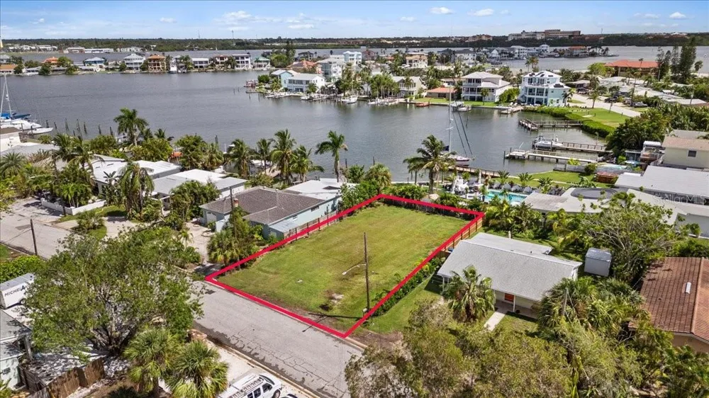 14033 E PARSLEY DRIVE Madeira Beach, FL 33708