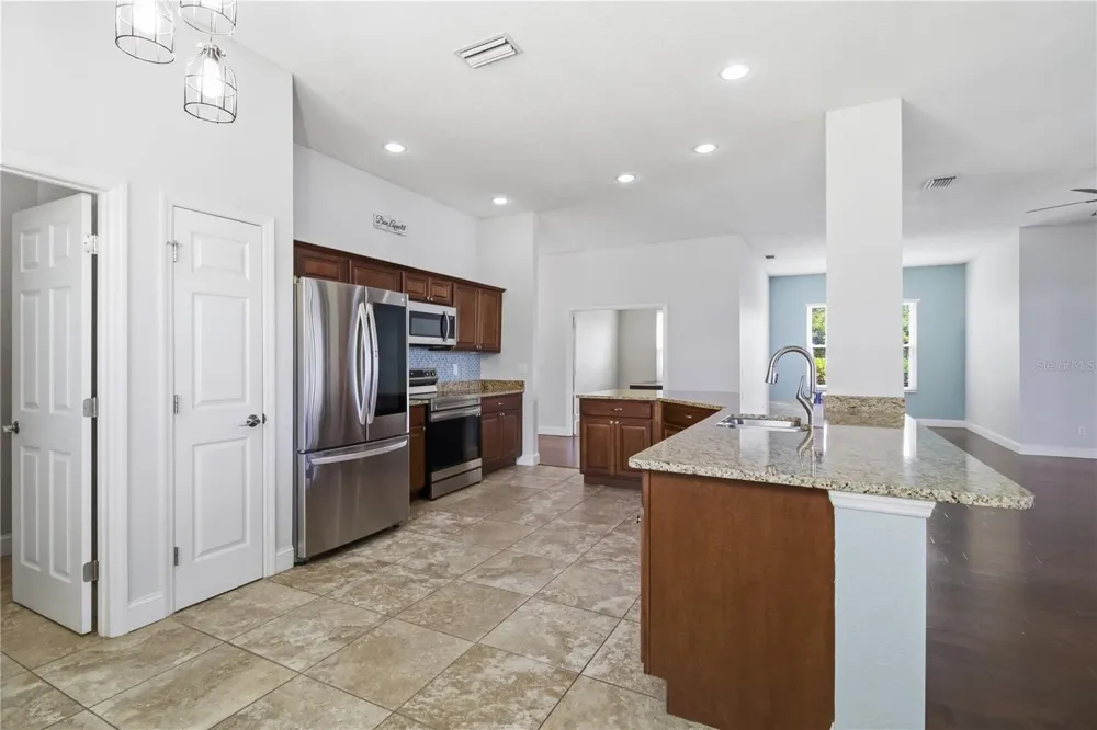 5104 52ND AVENUE W Bradenton, FL 34210