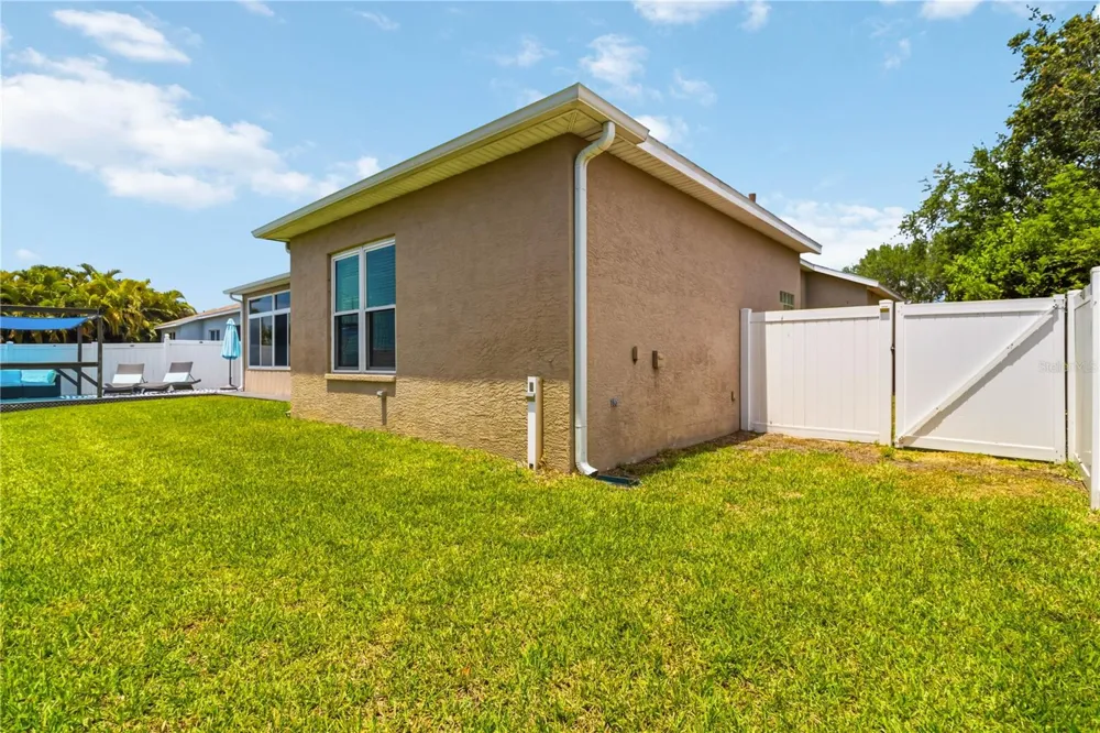 5104 52ND AVENUE W Bradenton, FL 34210