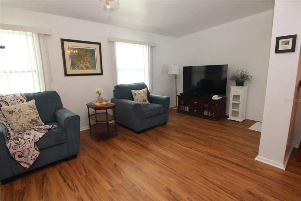 810 OAKMONT AVENUE Sun City Center, FL 33573