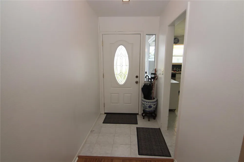 810 OAKMONT AVENUE Sun City Center, FL 33573