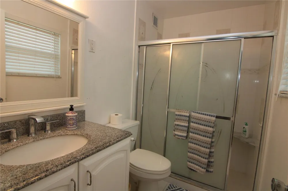 810 OAKMONT AVENUE Sun City Center, FL 33573