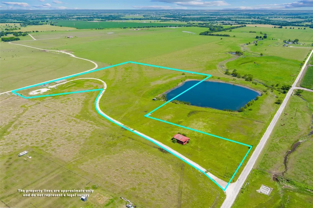 9817 County Road 408 Grandview, TX 76050
