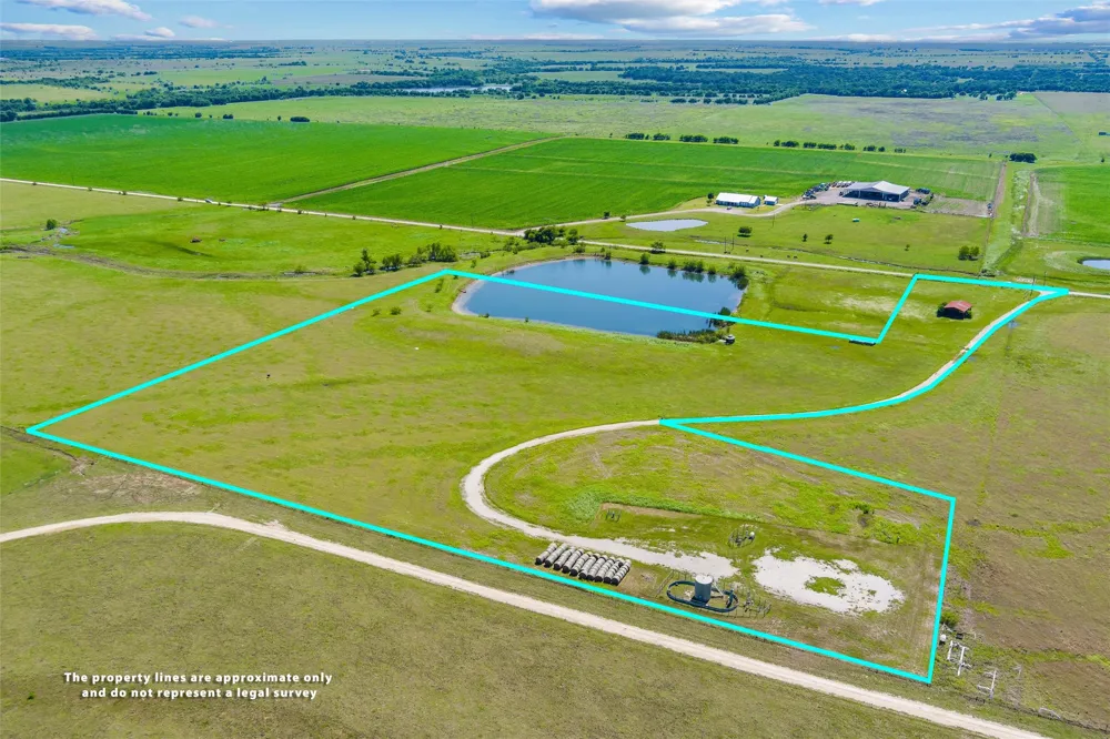 9817 County Road 408 Grandview, TX 76050