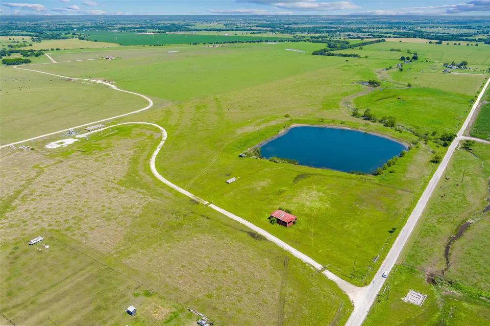 9817 County Road 408 Grandview, TX 76050