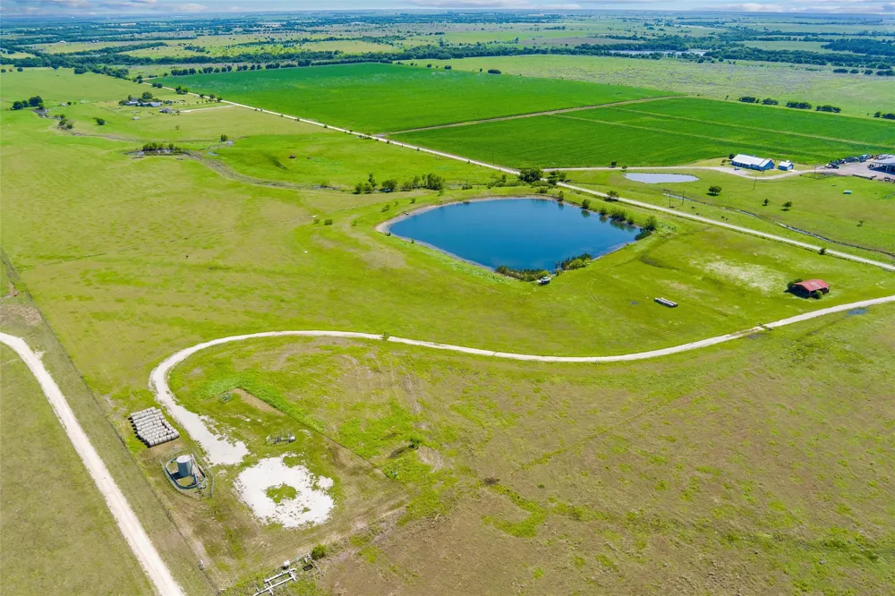 9817 County Road 408 Grandview, TX 76050