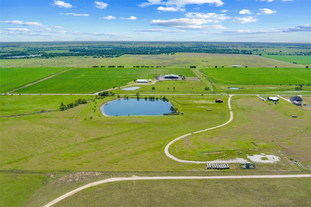 9817 County Road 408 Grandview, TX 76050